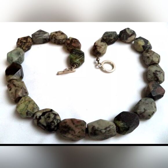 Jewelry - VINTAGE HIGH END HEAVY STONE BEADED 18.5" NECKLACE